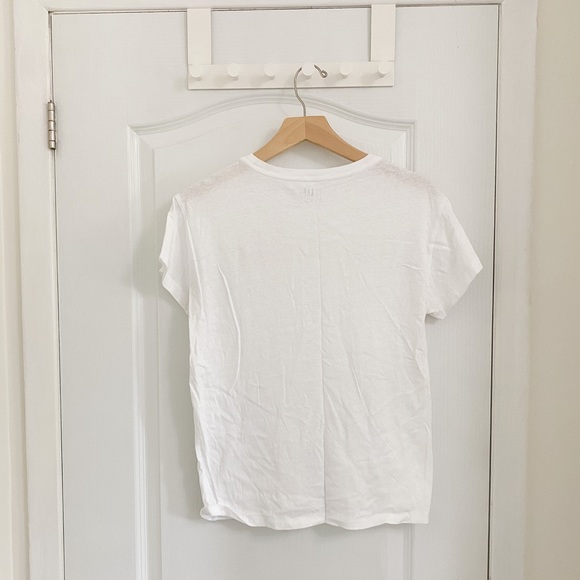 Gap PRIDE 2019 T-shirt - Picture 2 of 4